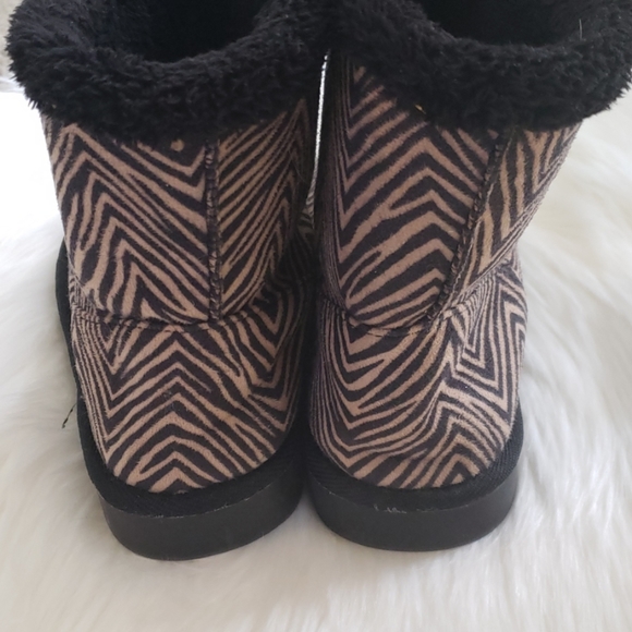 Vera Bradley Animal Print Fur Boots - Picture 4 of 7